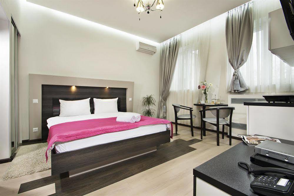 Status Guesthouse Kiev Ngoại thất bức ảnh