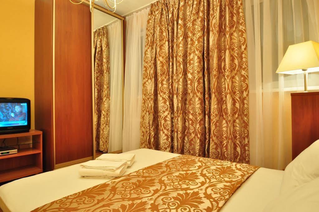 Status Guesthouse Kiev Ngoại thất bức ảnh